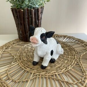 Sitting Cow Resin Farm Figure Country Farmhouse Decor Farm Animal Figurine